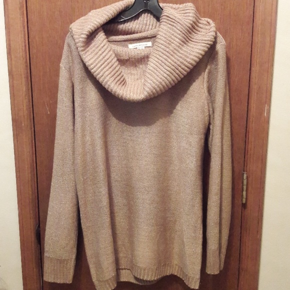 Sweater - Picture 1 of 4